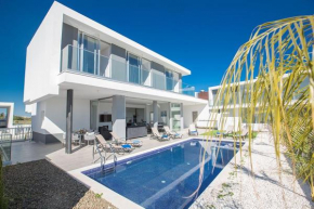Villa Olive LouxBrand New Exquisite 5BDR Protaras Villa with PoolClose to the Beach